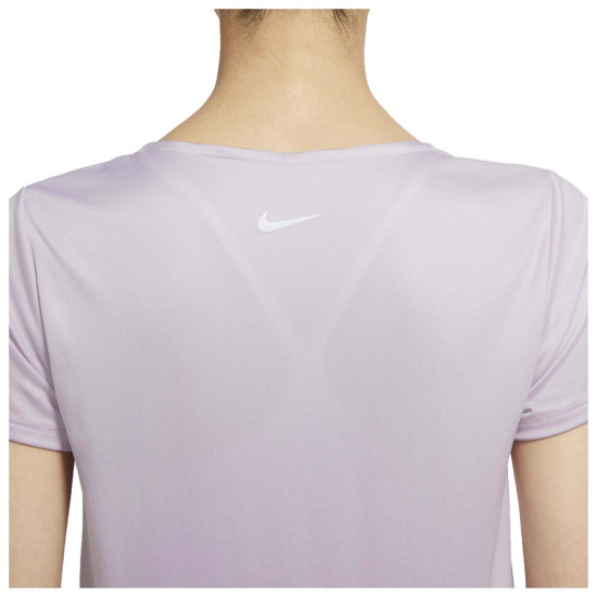 Nike Γυναικεία κοντομάνικη μπλούζα Nike Γυναικεία κοντομάνικη μπλούζα
